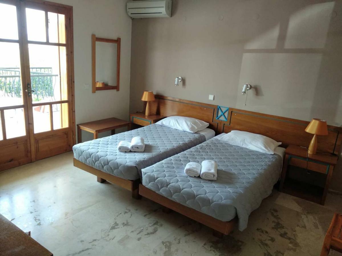 Orelia Pension Tolón Pokoj fotografie